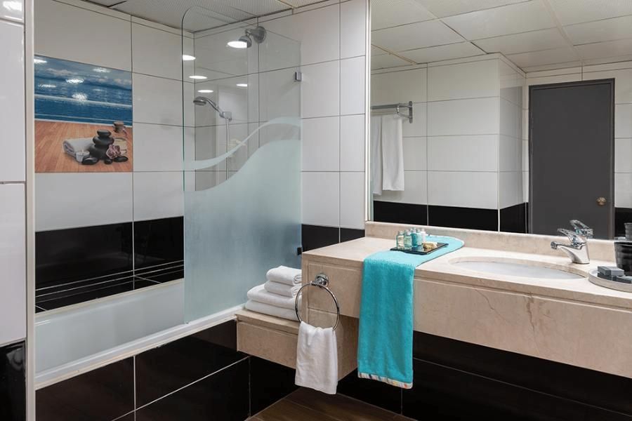 חדר דלקס משפחתי צופה לים