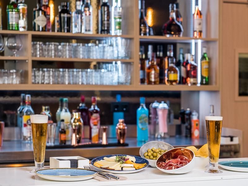 בר המלון