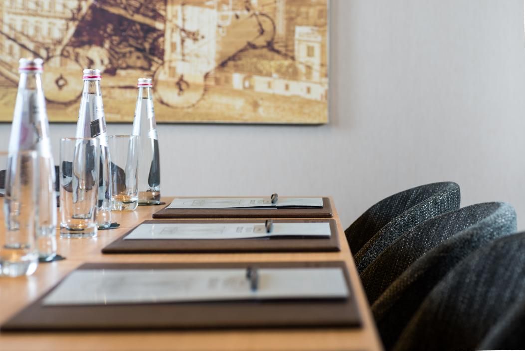 חדר ישיבות מונה ליזה