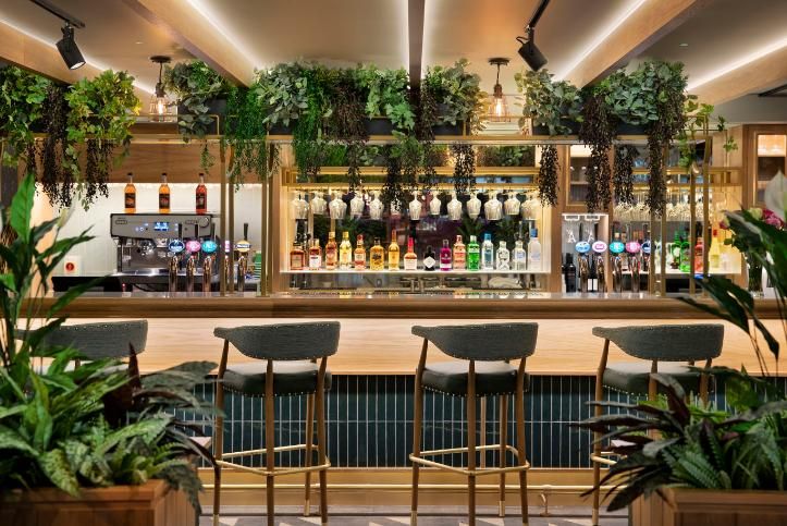 בר מסעדה Corvo