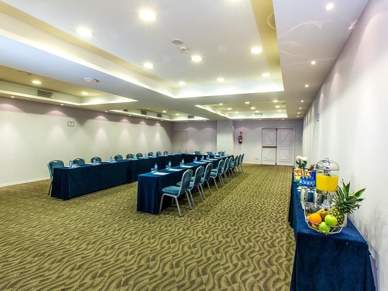 אולם לאנרדו