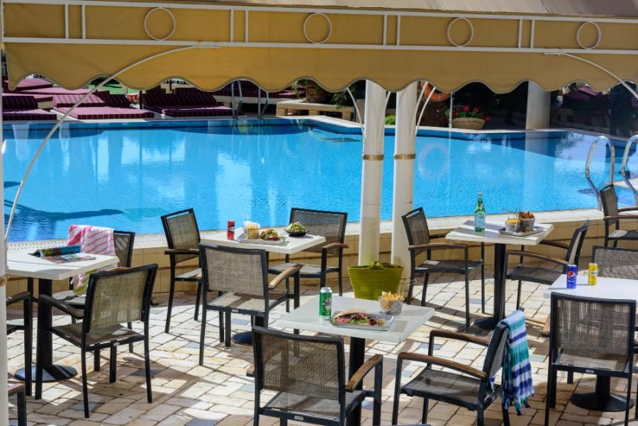 הרודס פאלאס בר בריכה 