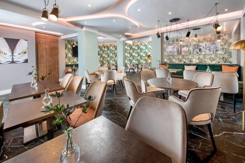 מסעדת Sips & Bites