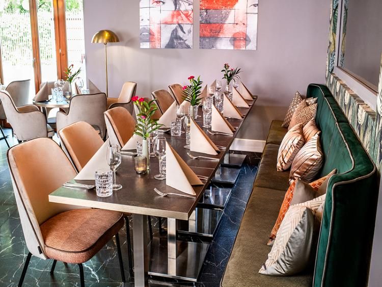 מסעדת Sips & Bites