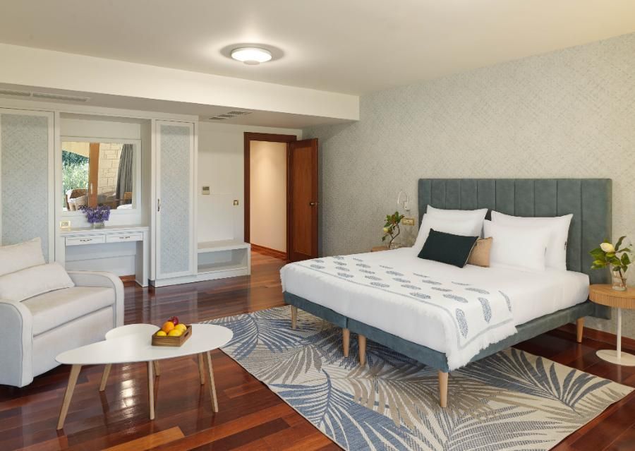 סוויטת ג'וניור עם בריכה פרטית