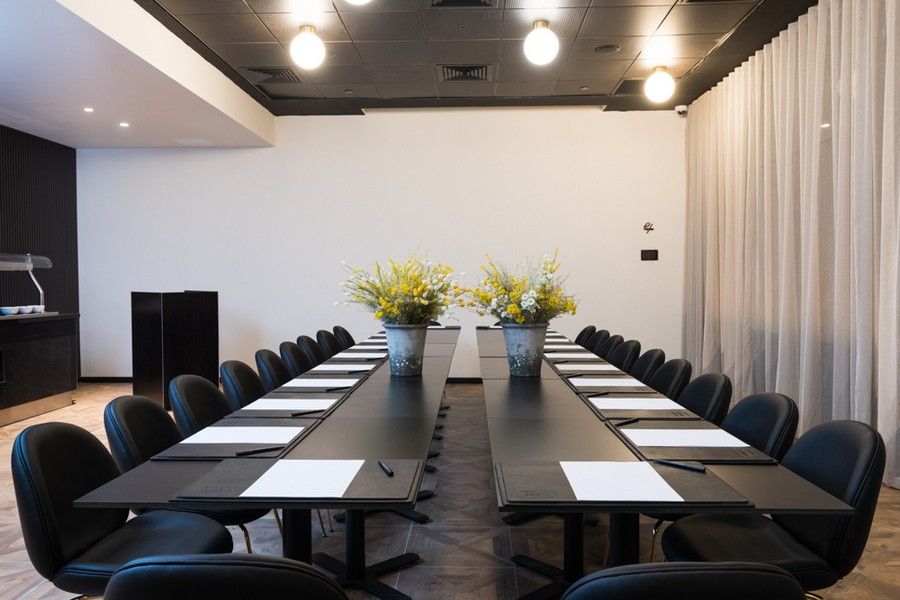 חדר ישיבות בוטיק ירושלים