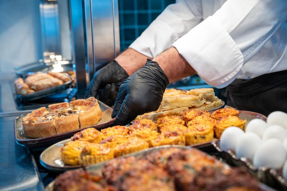 מלון לאונרדו פלאזה סיטי טאוור | מסעדת המלון