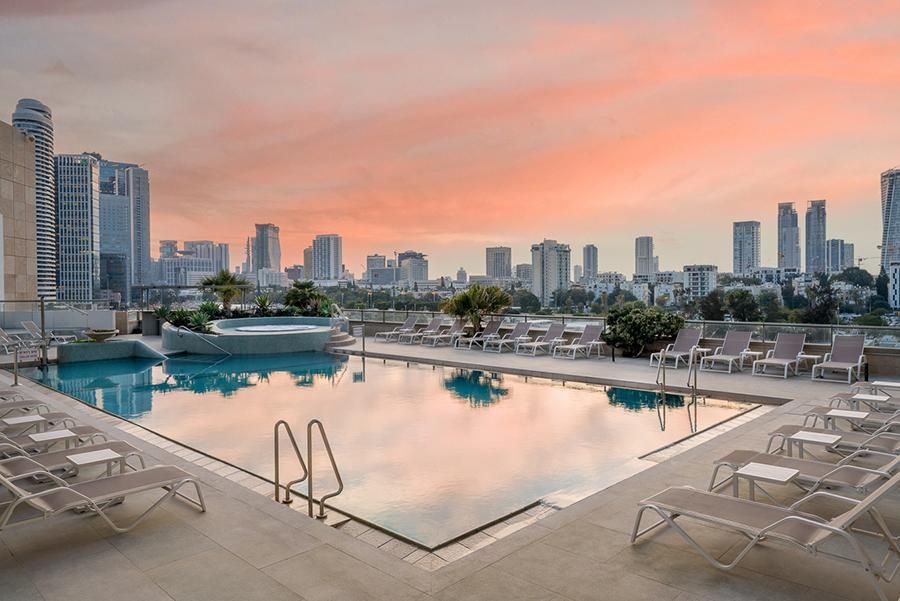 בריכת גג | לאונרדו פלאזה סיטי טאוור