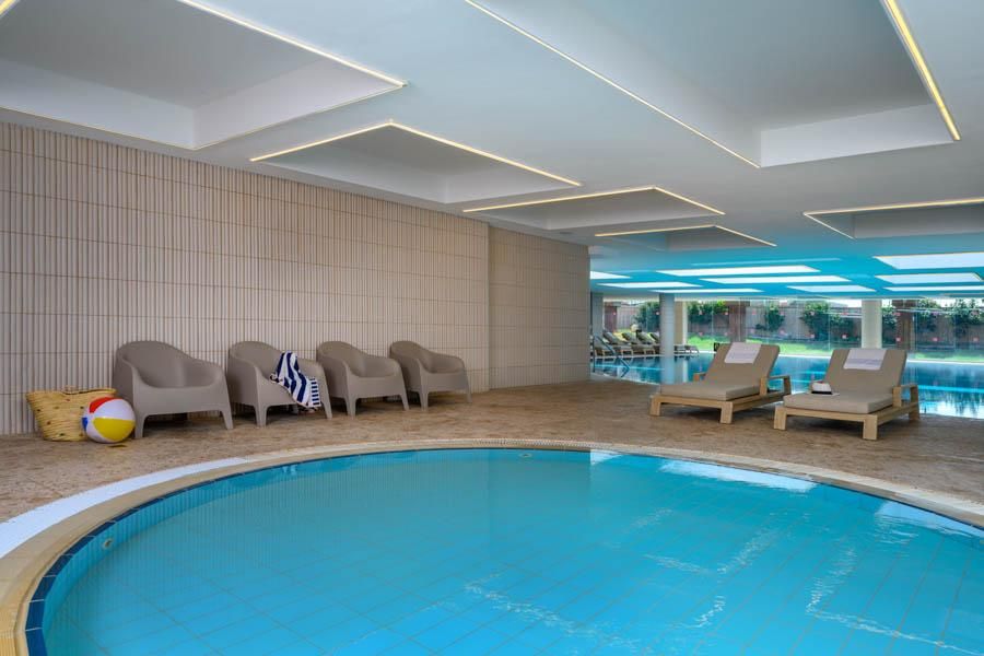 בריכת המלון