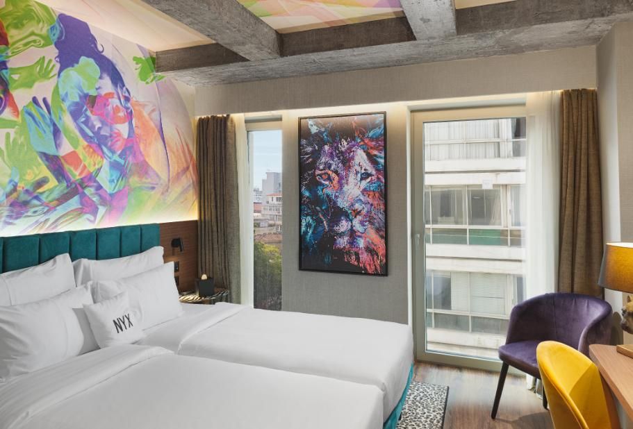 חדר סופריור Down to Earth