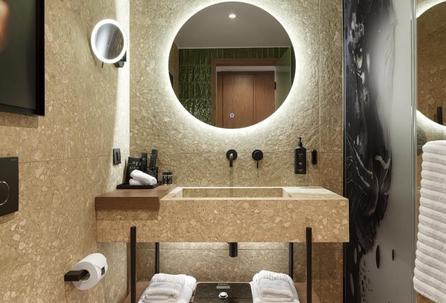 חדר סופריור Down to Earth