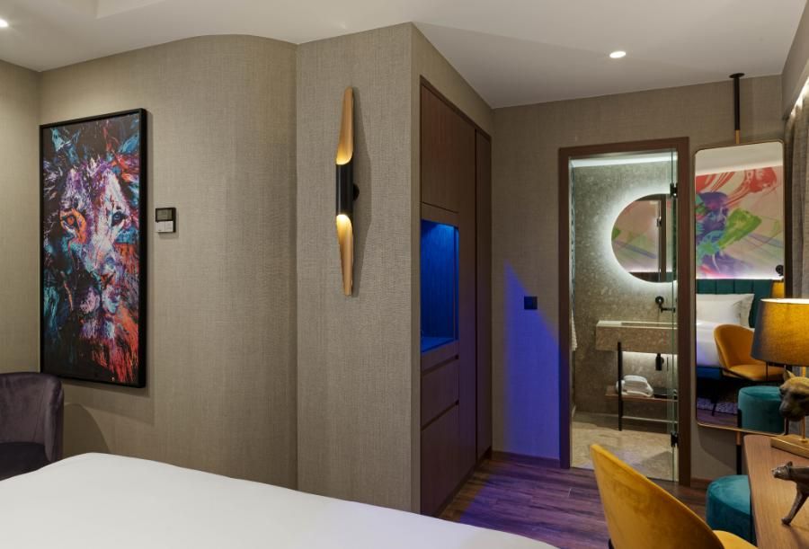 חדר אקזקיוטיב עם גישה לטרקלין העסקים