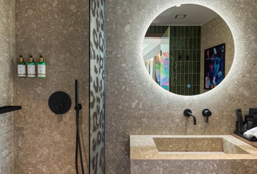 חדר אקזקיוטיב עם גישה לטרקלין העסקים