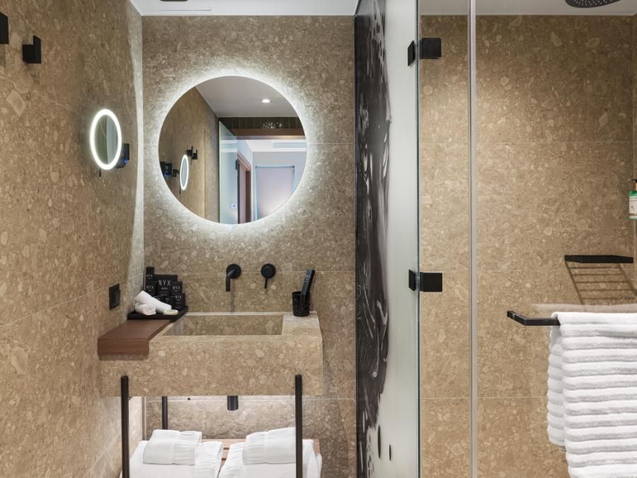 סוויטת פרדייז עם גישה לטרקלין העסקים