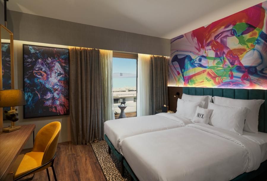 חדר אקזקיוטיב עם גישה לטרקלין העסקים