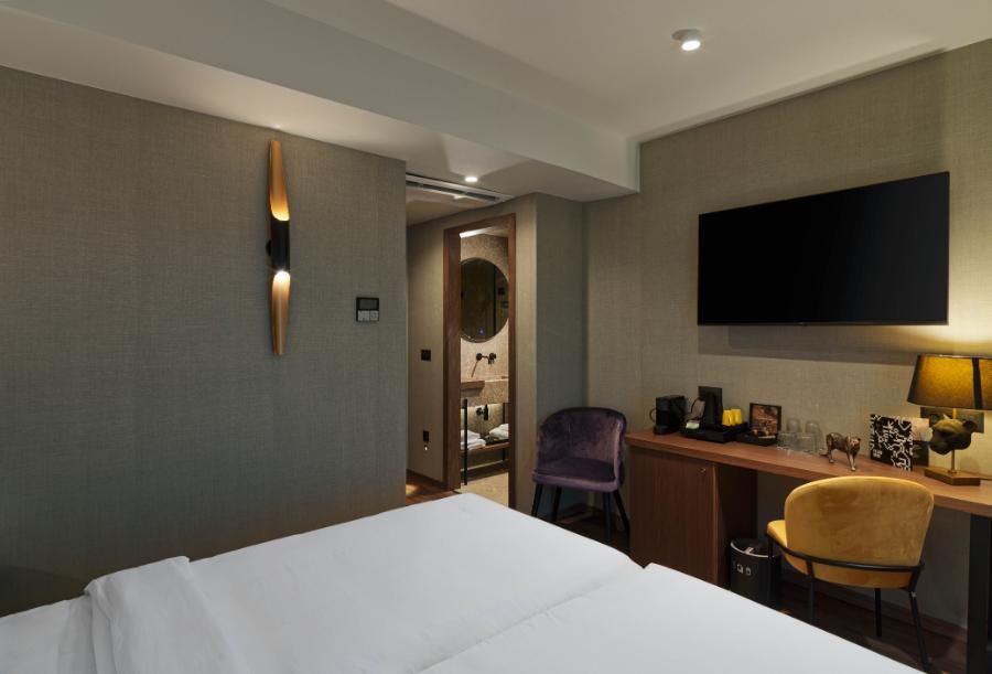 חדר אקזקיוטיב עם גישה לטרקלין העסקים