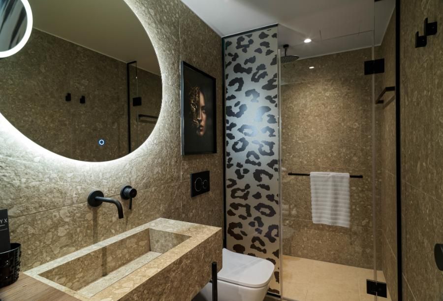 חדר אקזקיוטיב עם גישה לטרקלין העסקים