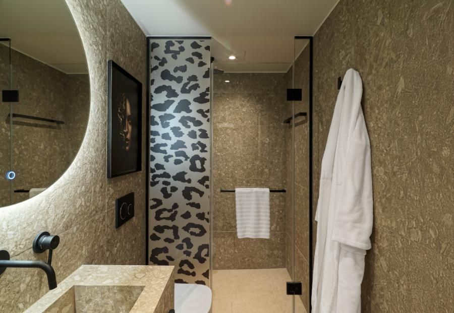 חדר אקזקיוטיב עם גישה לטרקלין העסקים