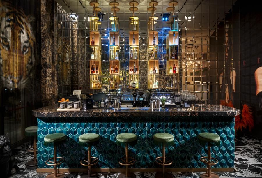 בר וטרקלין Clash