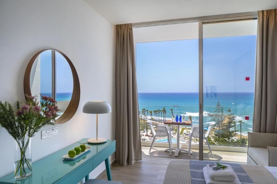 חדר פרימיום עם נוף לים