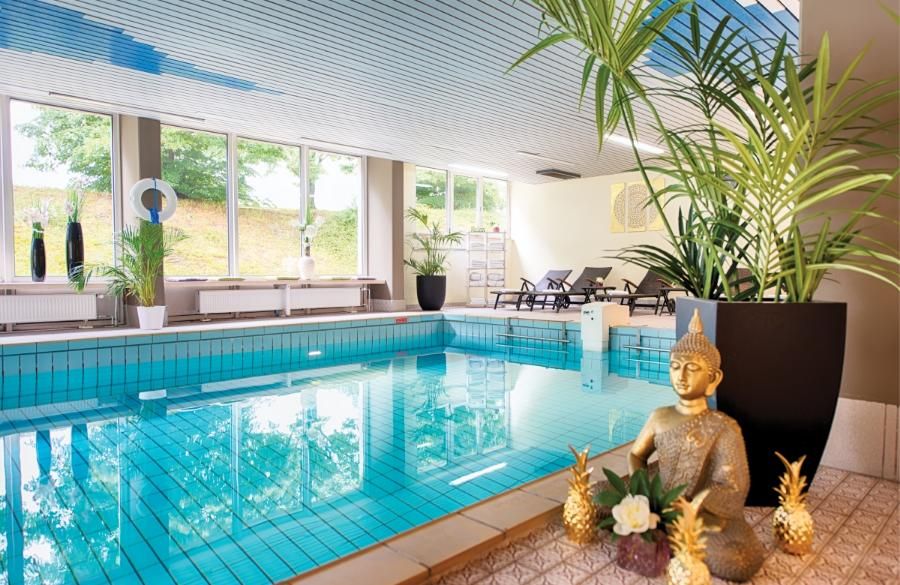 בריכה פנימית היידלברג וולדורף