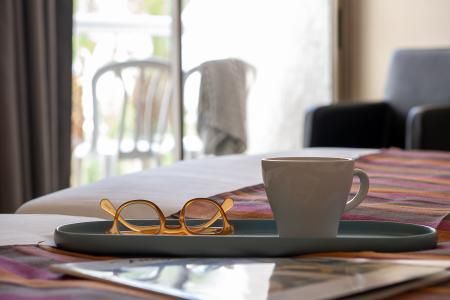 חדר סופיריור עם דלת מקשרת