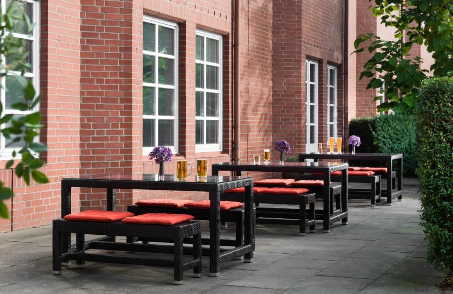 מרפסת המלון