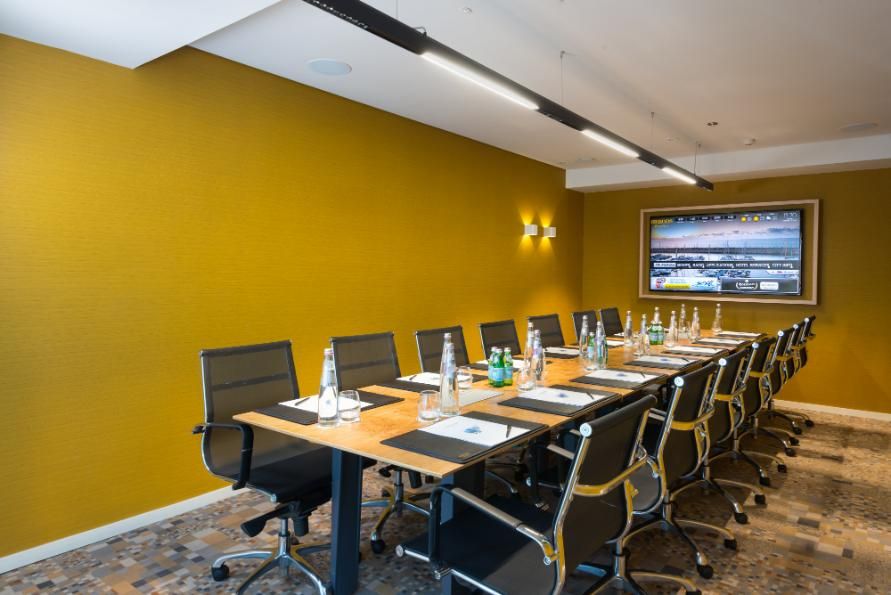 קומפלקס חדרי ישיבות ISLAND&BAY