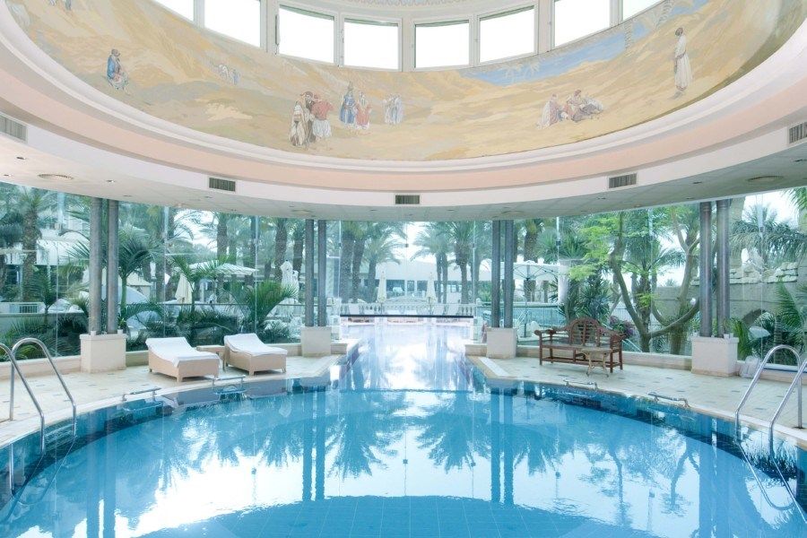 מלונות עם בריכות מחוממות 