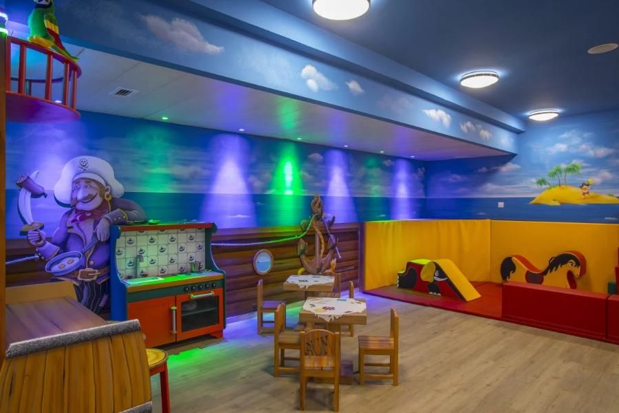 מועדון ילדים סיפריה ביי פאפוס