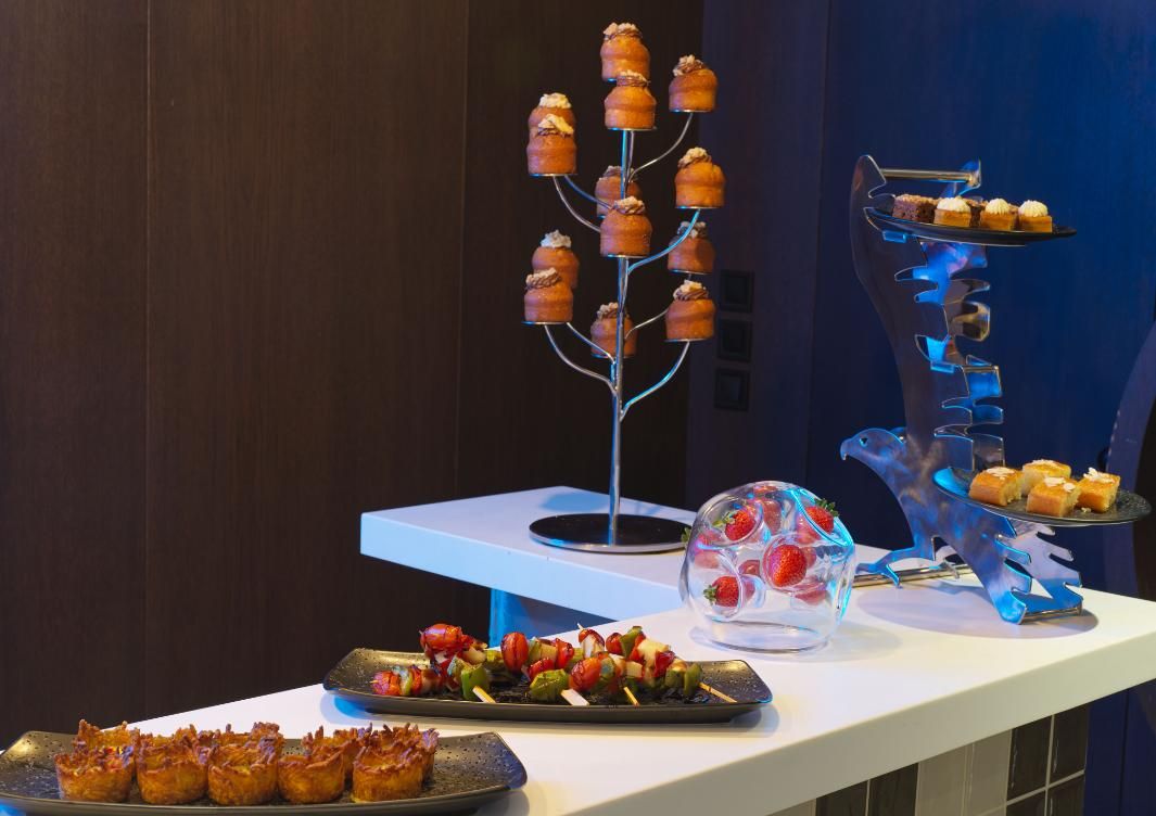 כיבוד חדר ישיבות