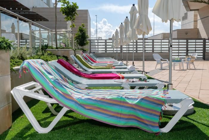 בריכת המלון