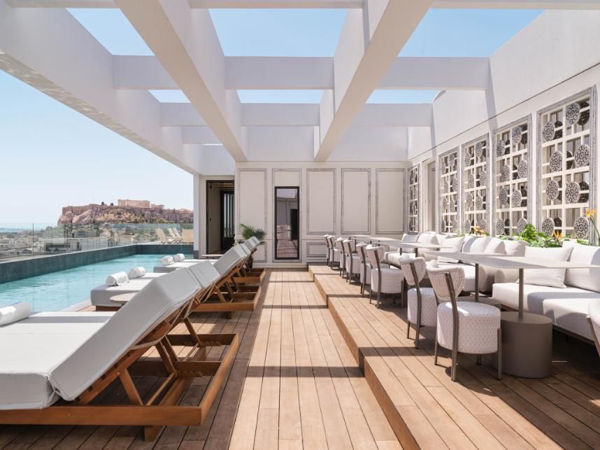 בריכה על הגג