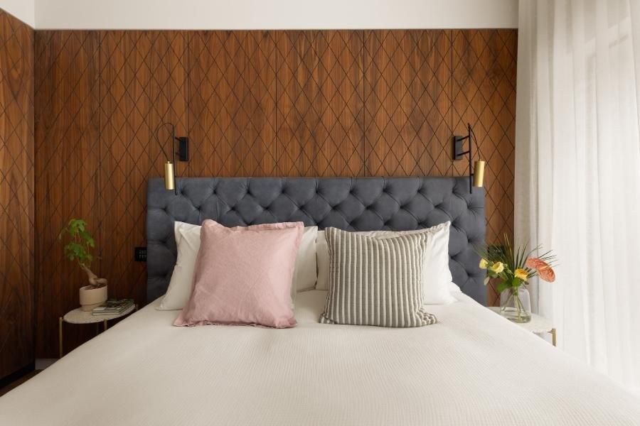 סופריור חצר אנגלית