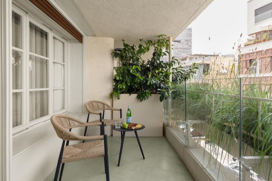 דלקס בלקוני