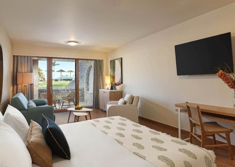 חדר דלוקס משפחתי עם נוף לגן ולבריכה