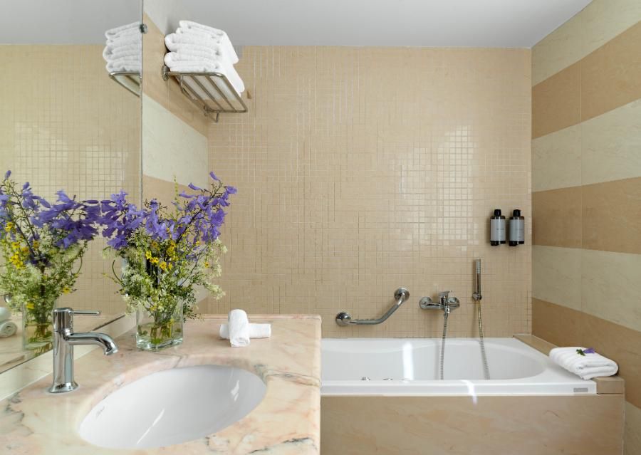 סוויטת גראנד עם נוף לים