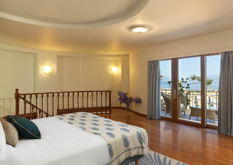 סוויטת גראנד עם נוף לים